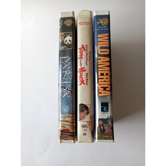 Set of 3 VHS Clamshell Kids: Amazing Panda Adventure, Tom & Huck, Wild America - Picture 2 of 11